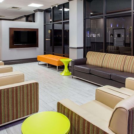 Days Inn & Suites By Wyndham Orlando Airport Экстерьер фото