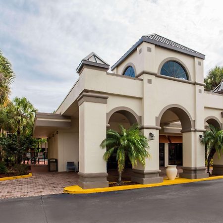 Days Inn & Suites By Wyndham Orlando Airport Экстерьер фото