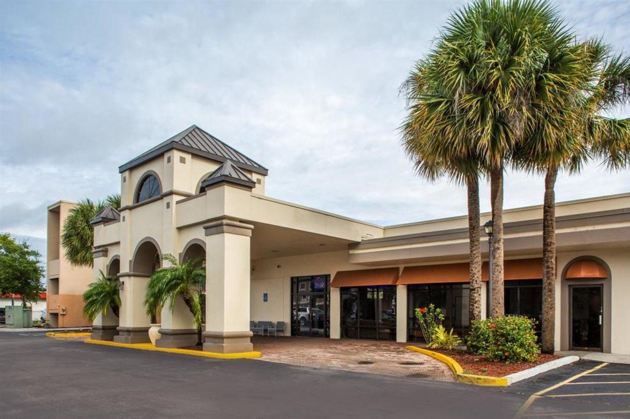 Days Inn & Suites By Wyndham Orlando Airport Экстерьер фото