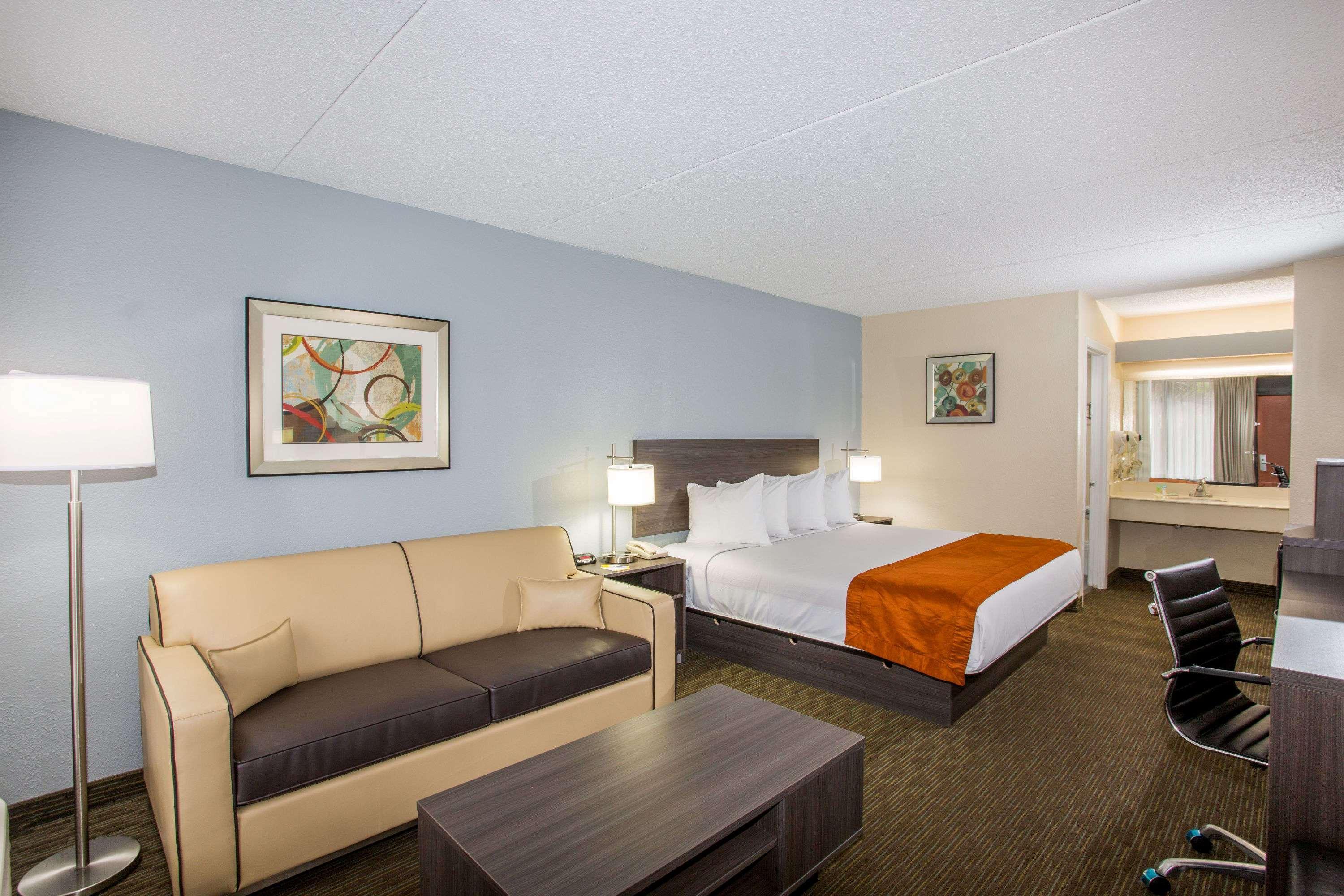 Days Inn & Suites By Wyndham Orlando Airport Экстерьер фото