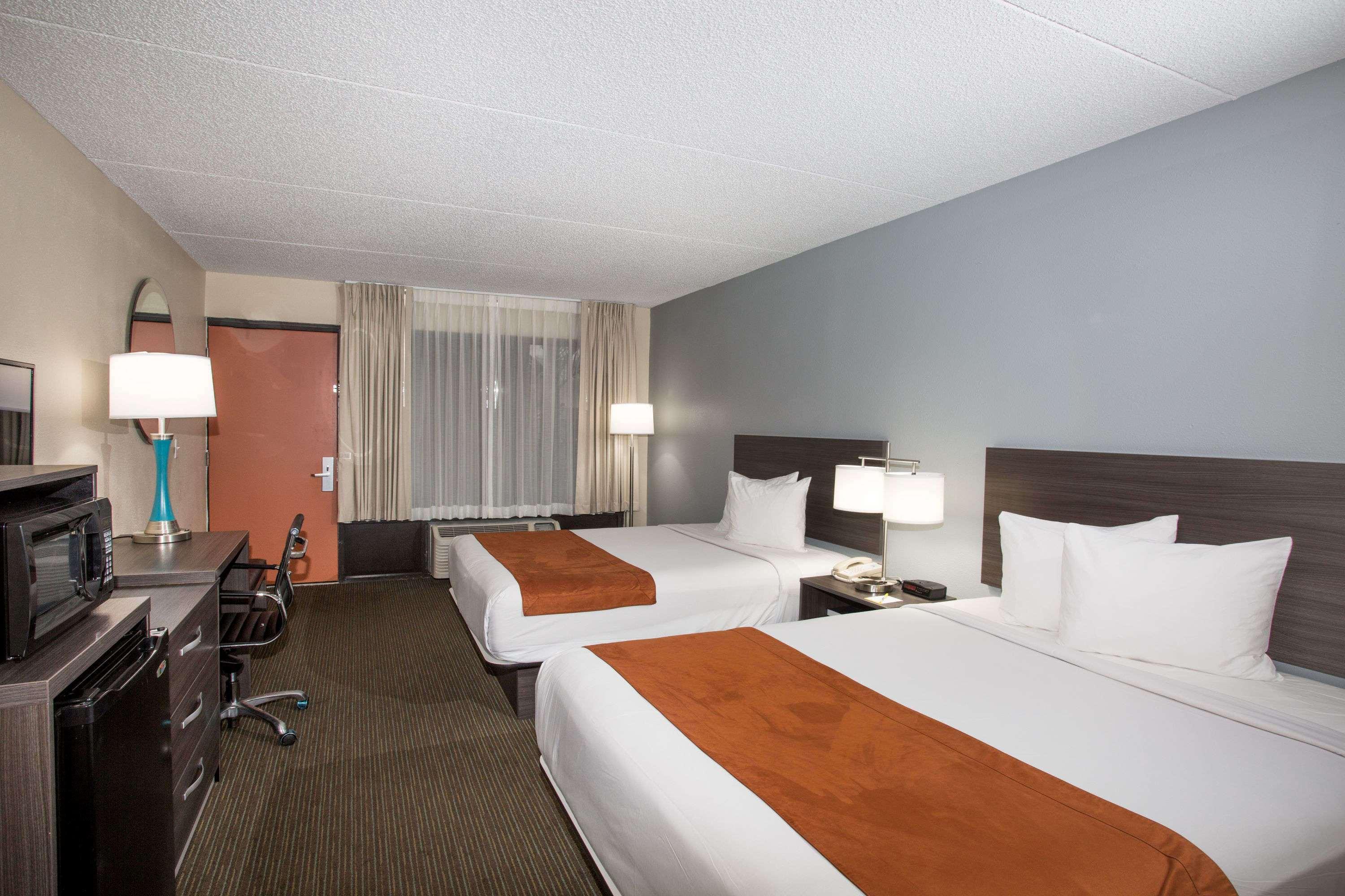 Days Inn & Suites By Wyndham Orlando Airport Экстерьер фото