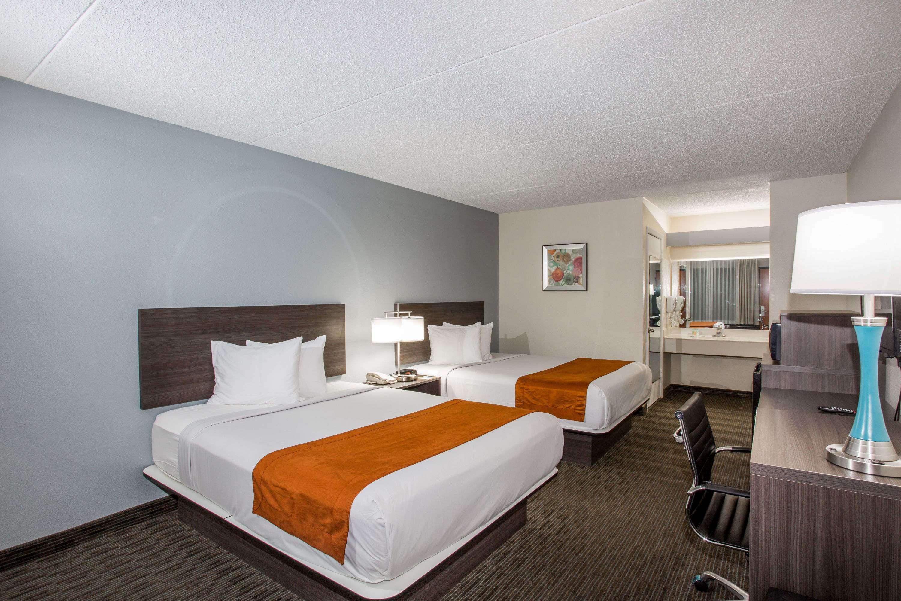Days Inn & Suites By Wyndham Orlando Airport Экстерьер фото