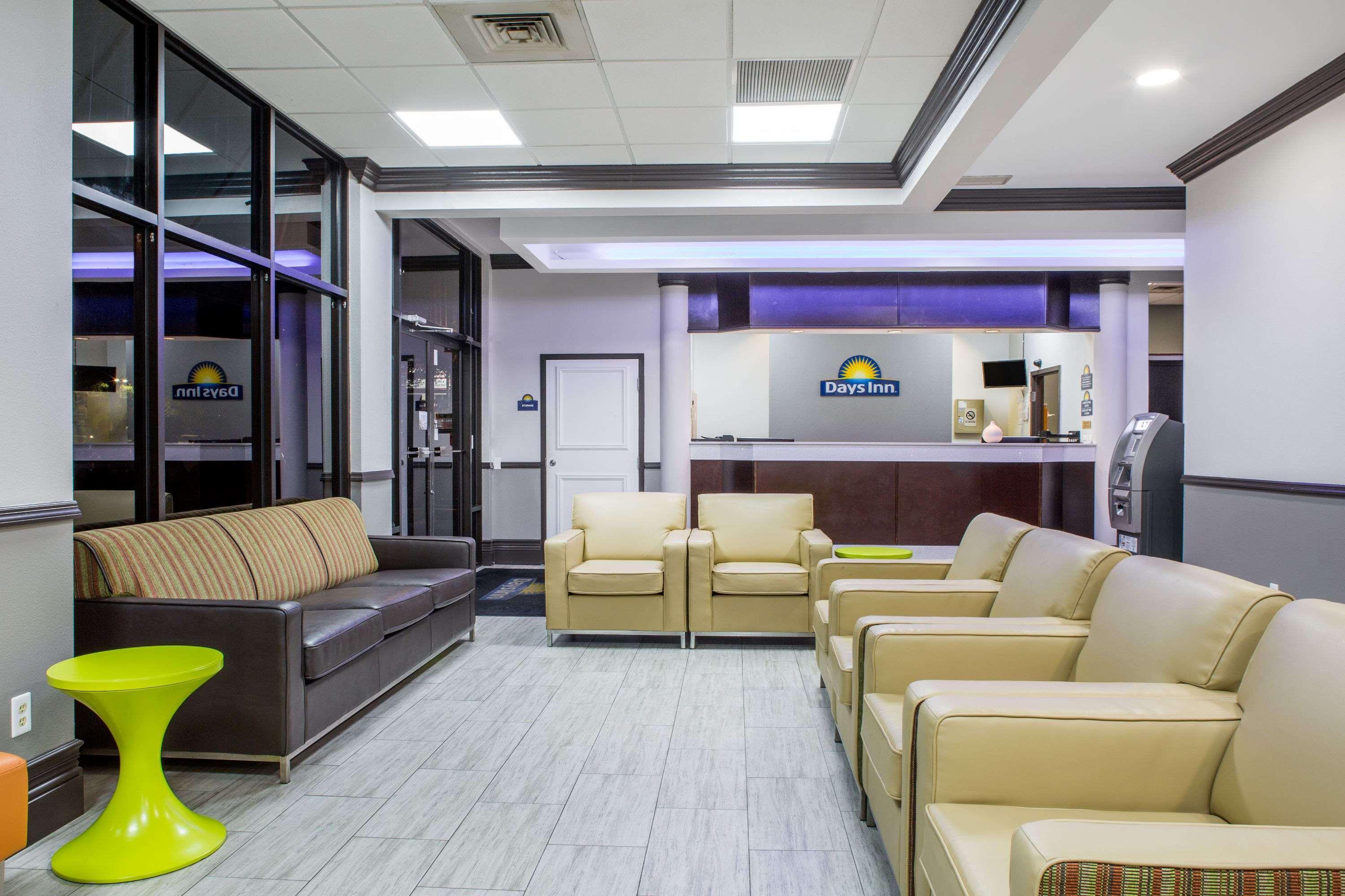 Days Inn & Suites By Wyndham Orlando Airport Экстерьер фото