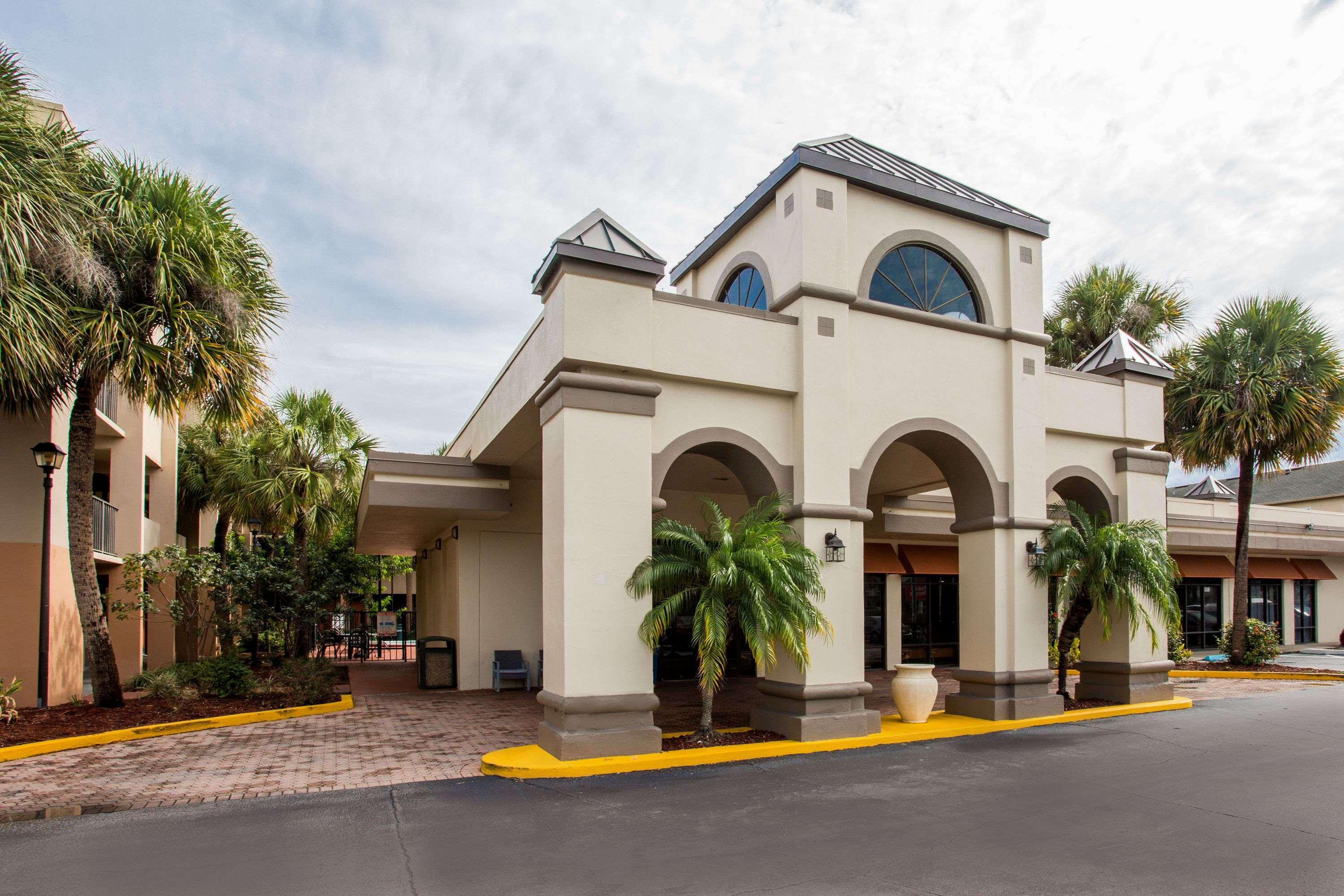 Days Inn & Suites By Wyndham Orlando Airport Экстерьер фото