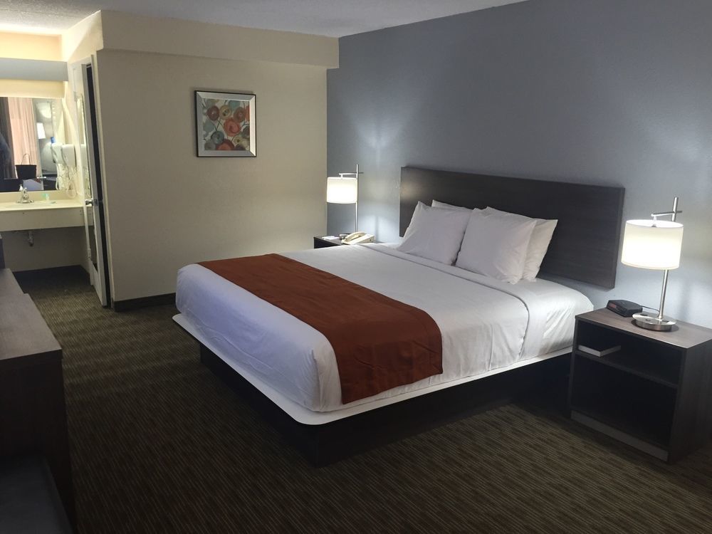 Days Inn & Suites By Wyndham Orlando Airport Экстерьер фото