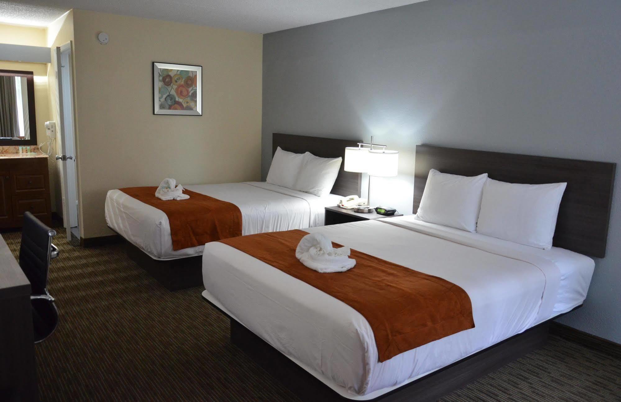Days Inn & Suites By Wyndham Orlando Airport Экстерьер фото
