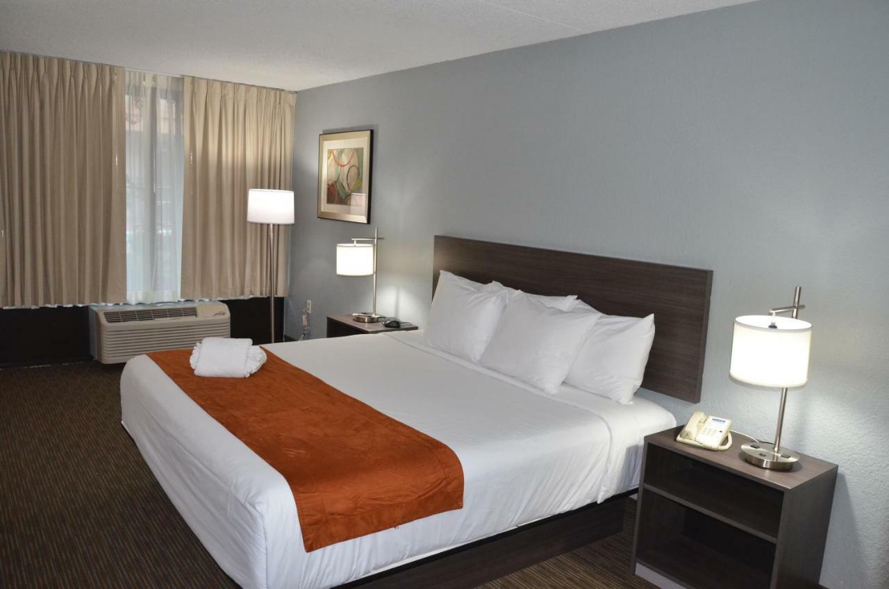 Days Inn & Suites By Wyndham Orlando Airport Экстерьер фото